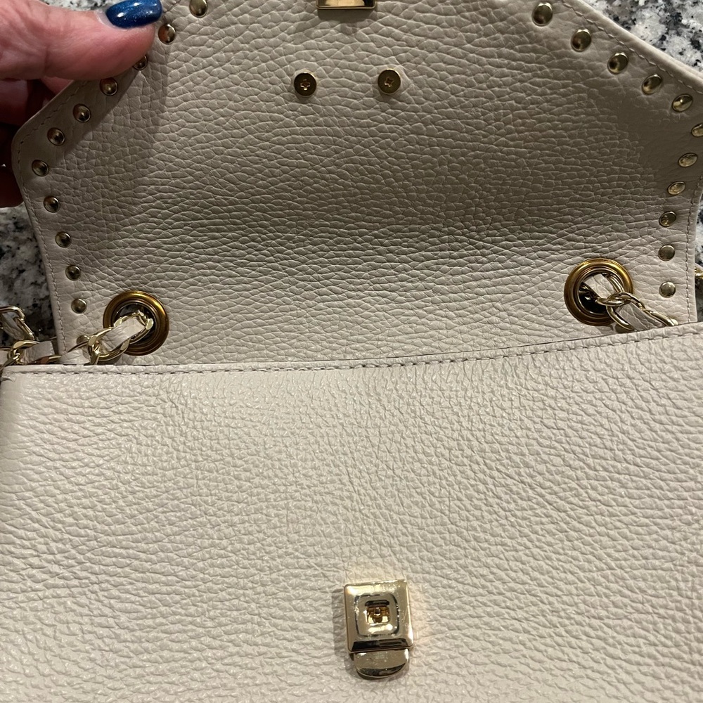 Mario Valentino Cream Pebbled Leather Envelope Crossbody with Gold Chain NWOT - Picture 12 of 16
